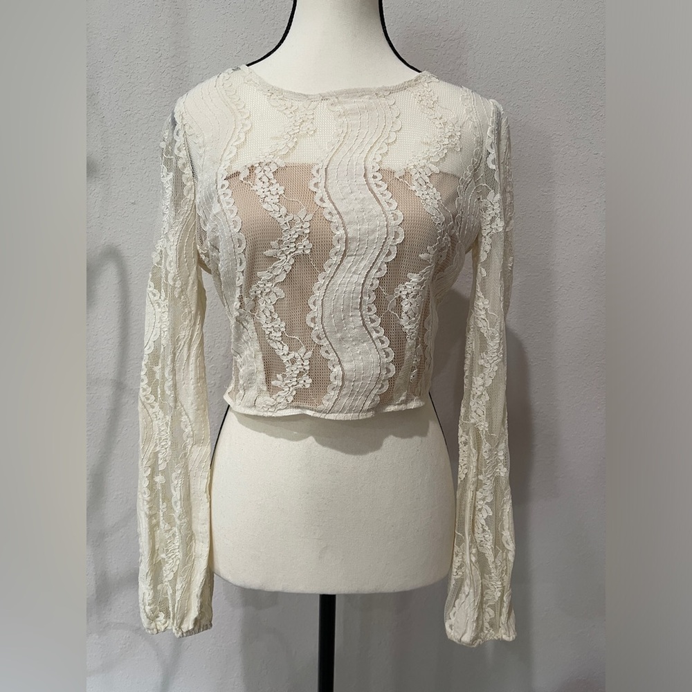 FOREVER 21 Lace Cream Lace Top Size Large